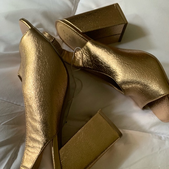 Metallic gold heels - Picture 3 of 4